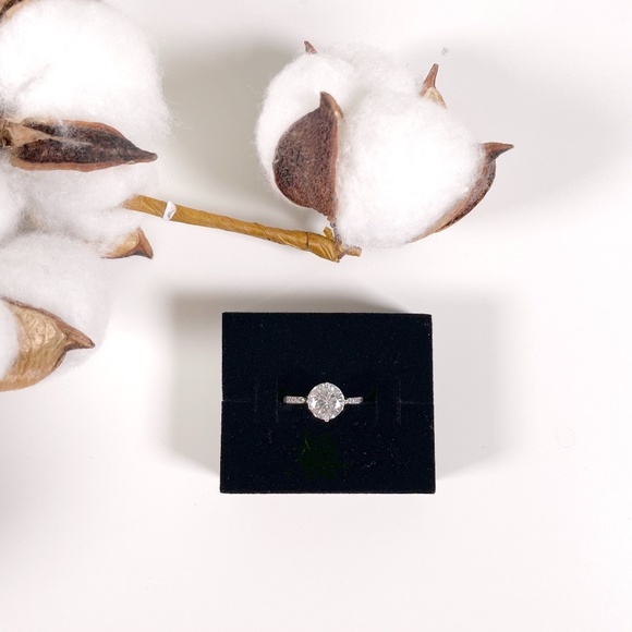 925 Silver Cubic Zirconia Ring - Picture 1 of 4